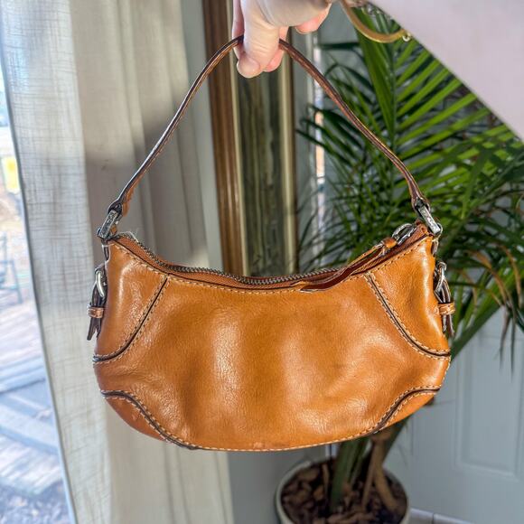 👜 MICHAEL KORS Vintage Y2K Tan Leather Baguette Shoulder Bag - Picture 1 of 7